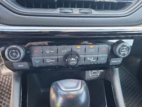 Used 2025 Jeep Compass Trailhawk AWD/4WD image 37