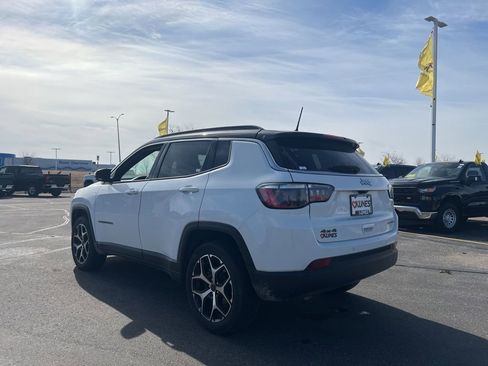 Used 2025 Jeep Compass Limited image 6