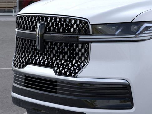New 2026 Lincoln Navigator Reserve image 17