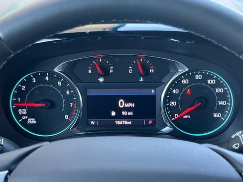 Used 2023 Chevrolet Traverse LT image 33