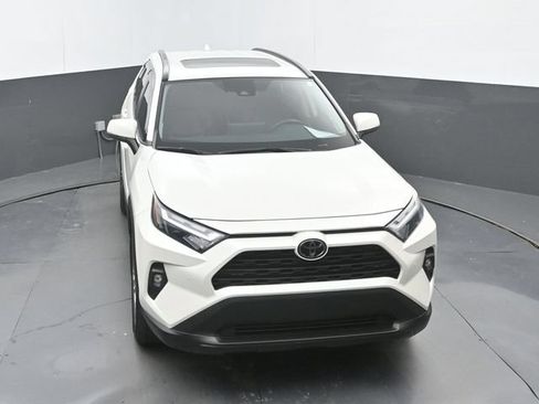 Used 2022 Toyota RAV4 XLE Premium AWD/4WD image 30