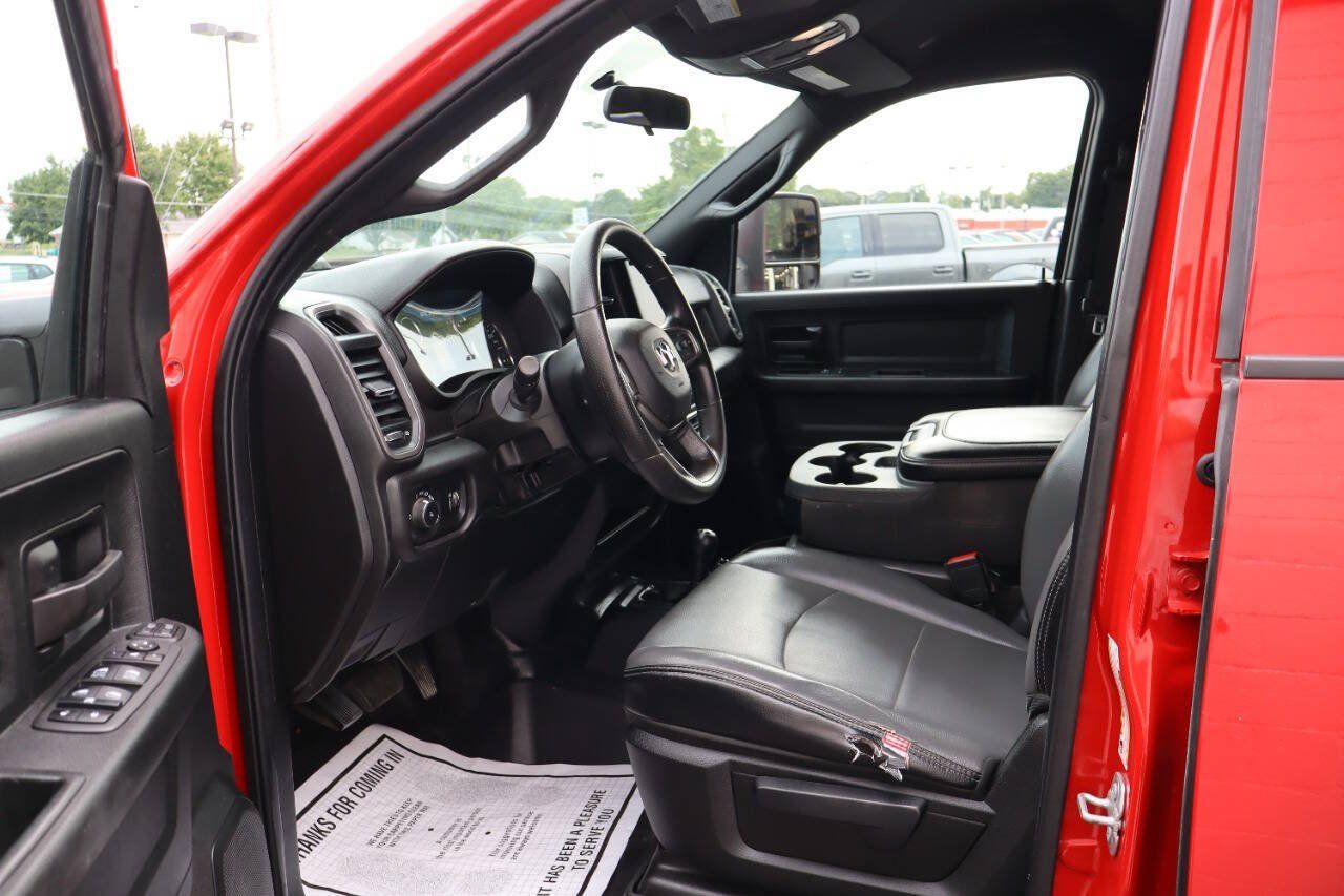 Used 2023 RAM 2500 Tradesman w/ Chrome Appearance Group AWD/4WD image 5