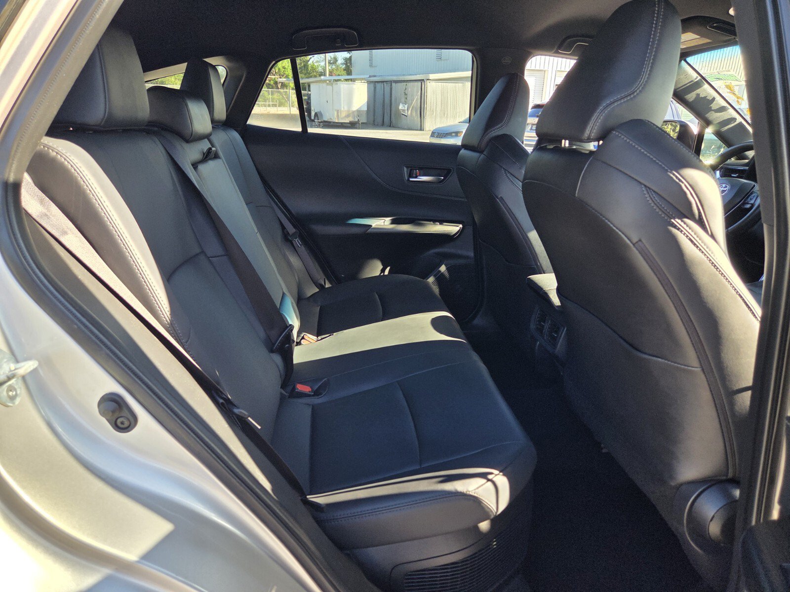 Used 2022 Toyota Venza XLE AWD/4WD image 16