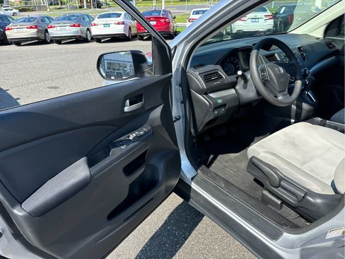 Used 2016 Honda CR-V SE image 8