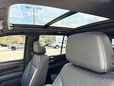 Used 2022 Chevrolet Tahoe Z71 w/ Luxury Package image 23