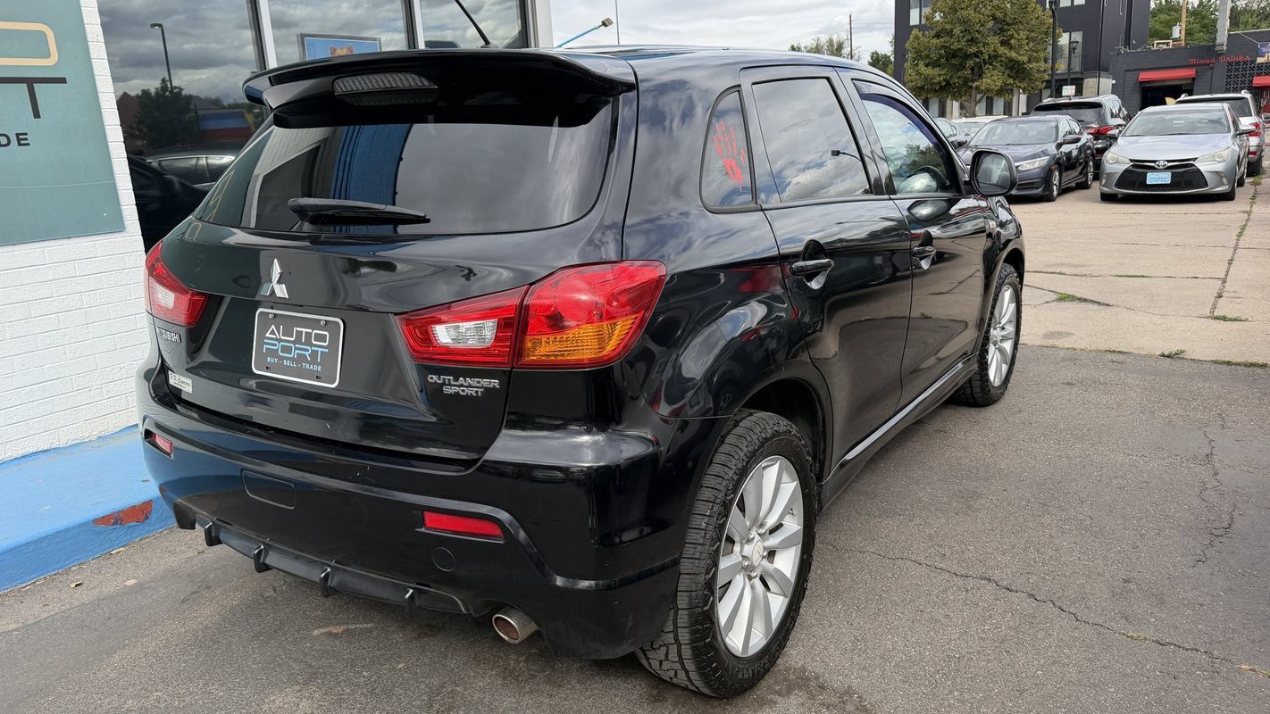 Used 2011 Mitsubishi Outlander Sport SE AWD/4WD image 2