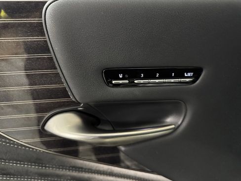 Used 2019 Lexus LS 500 image 22