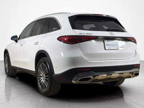 Used 2026 Mercedes-Benz GLC 300 image 3