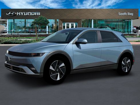 New 2026 Hyundai Ioniq 5 SE RWD image 2