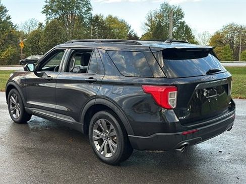 Used 2024 Ford Explorer XLT w/ Equipment Group 202A image 5