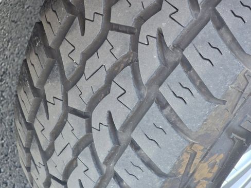 Used 2024 Nissan Armada SV image 32