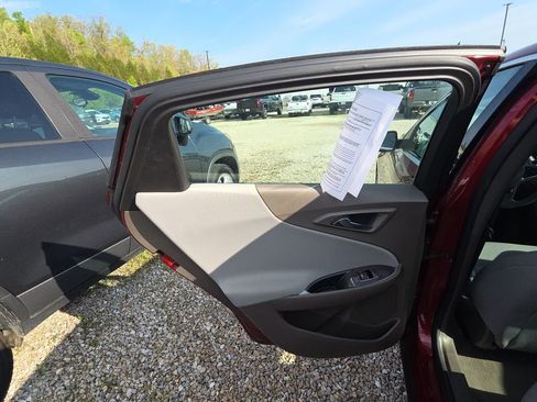 Used 2025 Chevrolet Malibu LT image 12