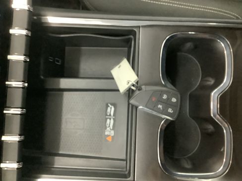 Used 2025 GMC Acadia Elevation FWD image 20