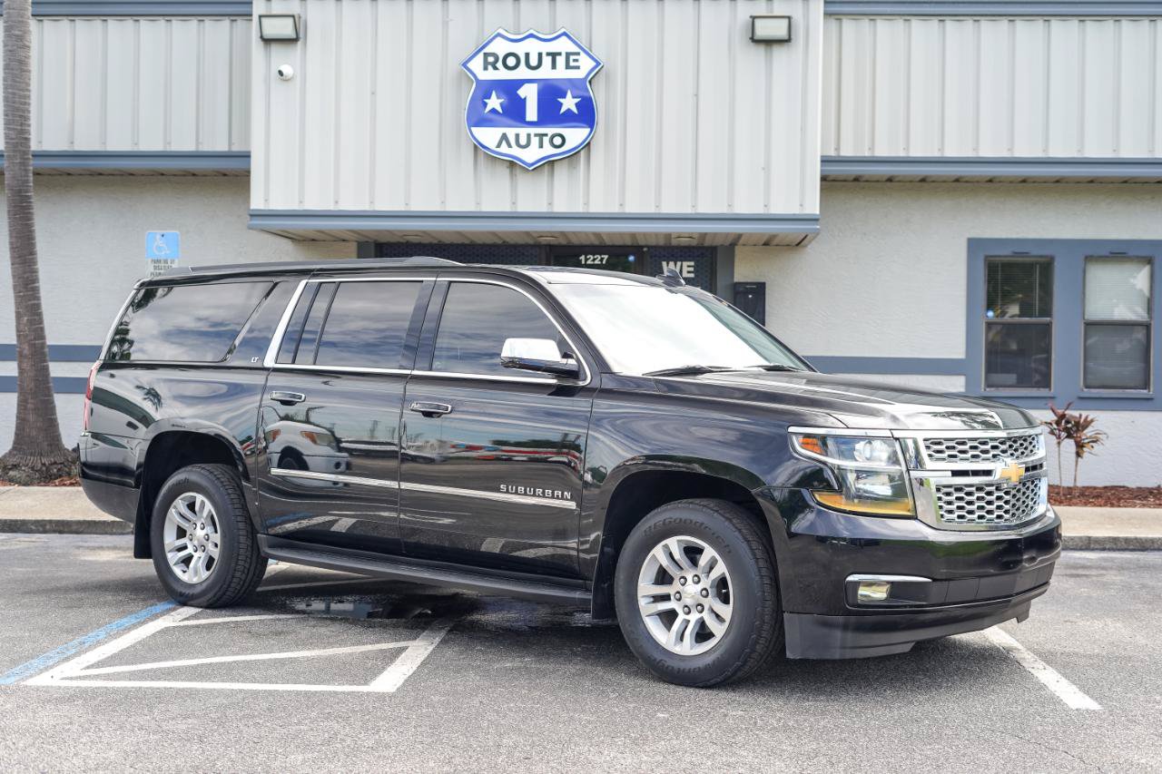 Used 2020 Chevrolet Suburban LT RWD image 3