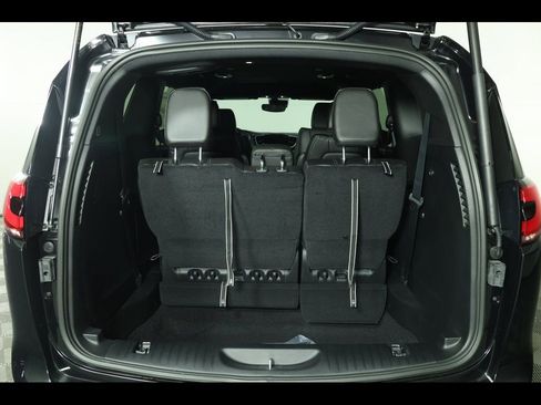 New 2026 Chrysler Pacifica Select AWD/4WD image 14
