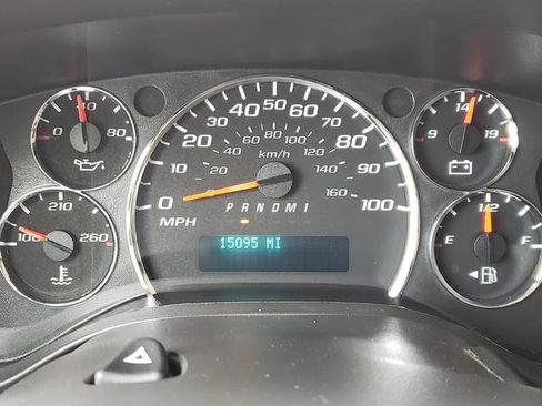 Used 2016 Chevrolet Express 2500 RWD image 24