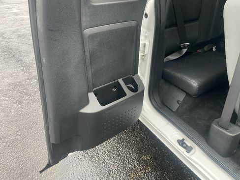 Used 2011 Dodge Dakota ST image 29