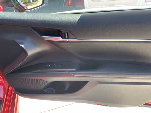 Used 2021 Toyota Camry SE FWD image 19