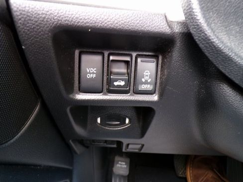 Used 2010 INFINITI G37 Convertible image 18