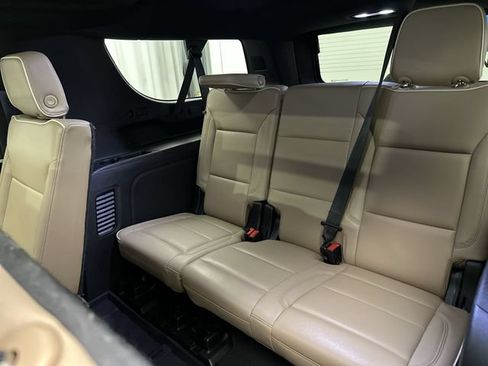 Used 2024 Chevrolet Suburban Premier w/ Advanced Technology Package AWD/4WD image 28