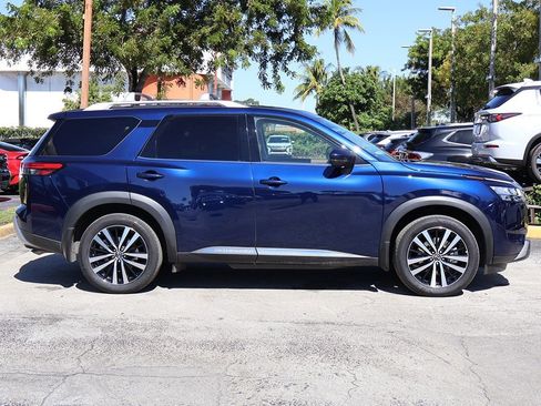 Used 2024 Nissan Pathfinder Platinum w/ Cargo Package image 21