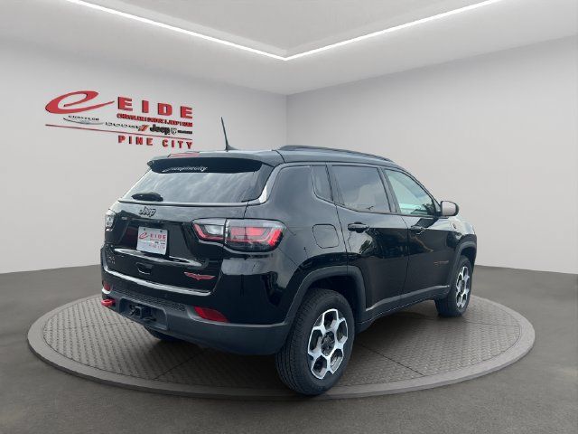 Used 2022 Jeep Compass Trailhawk w/ Trailhawk Elite Group AWD/4WD image 10