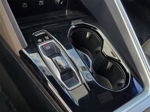 Used 2025 Audi Q5 Premium w/ Convenience Package image 15