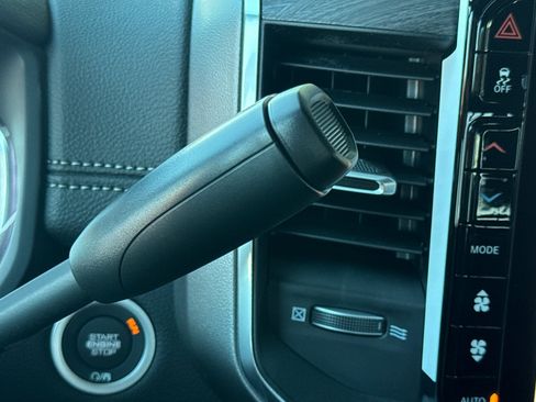 New 2026 RAM 2500 Laramie AWD/4WD image 20
