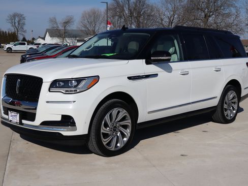Used 2024 Lincoln Navigator L Black Label AWD/4WD image 2