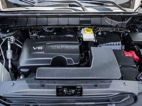 Used 2024 Nissan Pathfinder Platinum w/ Black Appearance Package image 23