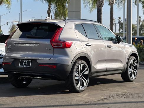 New 2026 Volvo XC40 B5 Ultra image 5