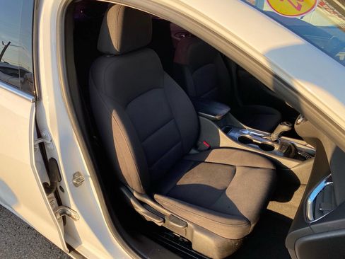 Used 2019 Chevrolet Malibu LT image 16