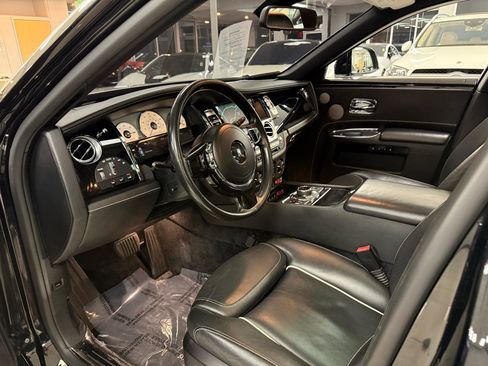 Used 2016 Rolls-Royce Ghost RWD image 10