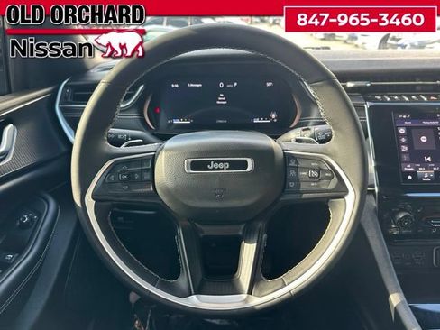 Used 2023 Jeep Grand Cherokee Altitude AWD/4WD image 23