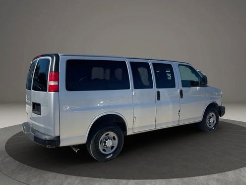 Used 2016 Chevrolet Express 2500 LS image 9