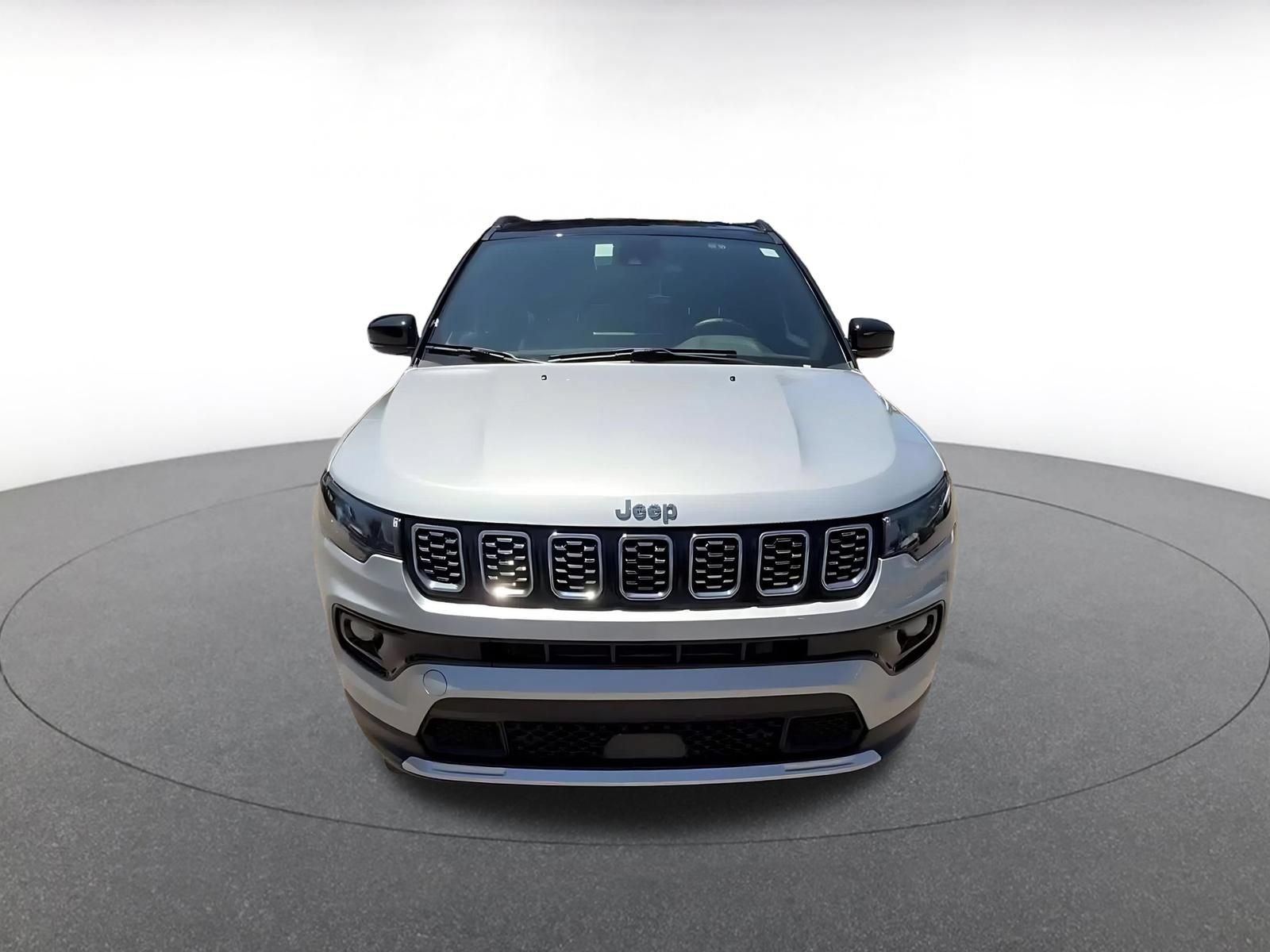 Used 2025 Jeep Compass Limited AWD/4WD image 3