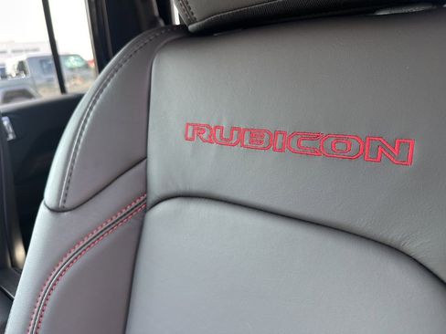 New 2025 Jeep Gladiator Rubicon image 17