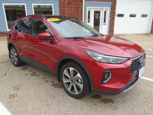 Used 2023 Ford Escape Platinum w/ Premium Technology Package AWD/4WD image 15