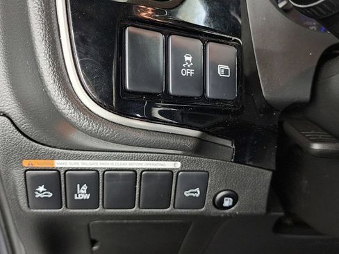 Used 2022 Mitsubishi Outlander SEL image 16