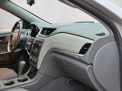 Used 2017 Chevrolet Traverse LS image 17