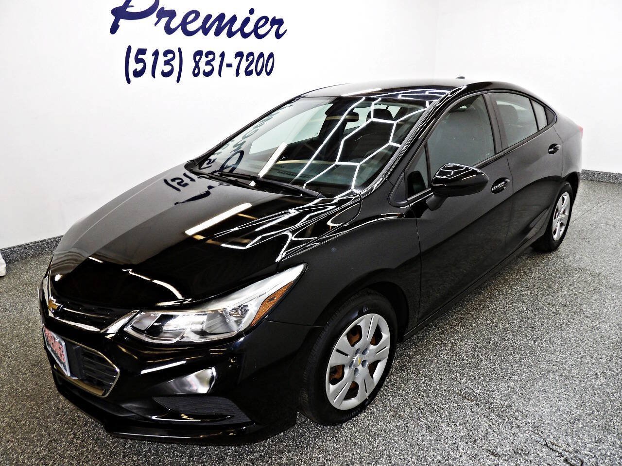 Used 2017 Chevrolet Cruze LS FWD image 1