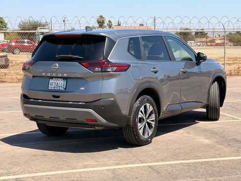 Used 2023 Nissan Rogue SV FWD image 5