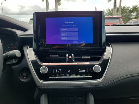 Used 2025 Toyota Corolla Cross LE FWD image 26