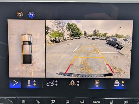 Used 2023 Chevrolet Colorado Z71 w/ Z71 Convenience Package 2 AWD/4WD image 25