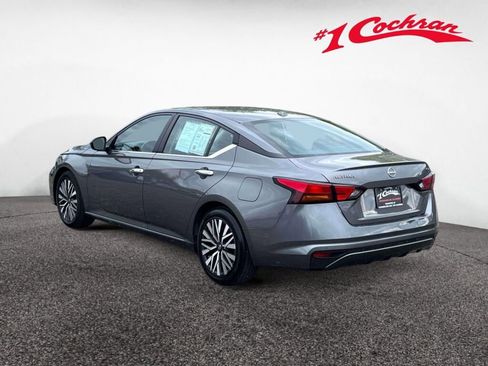 Used 2024 Nissan Altima 2.5 SV FWD image 9