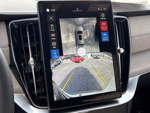 New 2026 Volvo XC90 B6 Ultra image 27