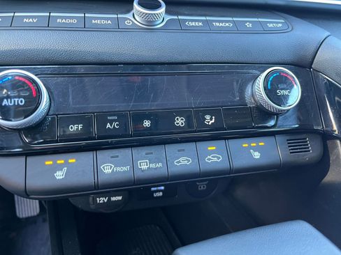 Used 2025 Hyundai Elantra SEL image 24