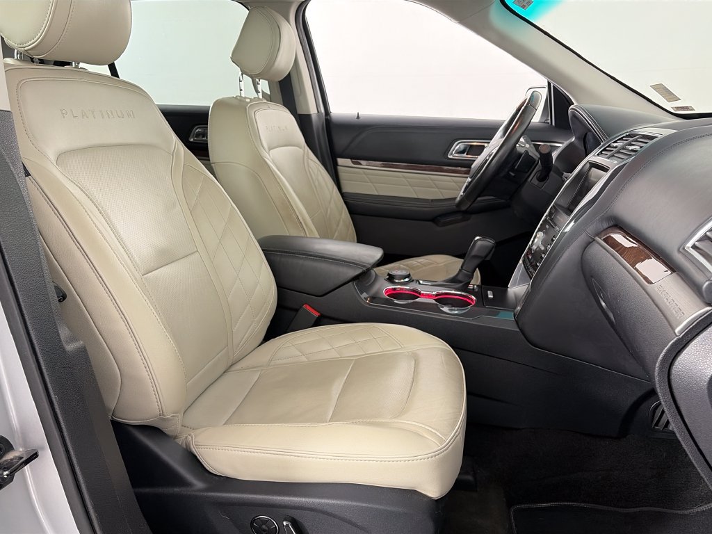 Used 2016 Ford Explorer Platinum AWD/4WD image 30