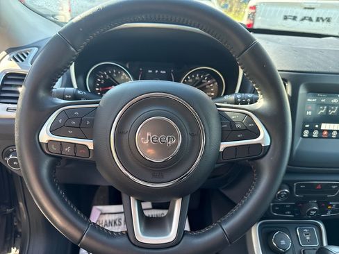 Used 2019 Jeep Compass Latitude AWD/4WD image 13