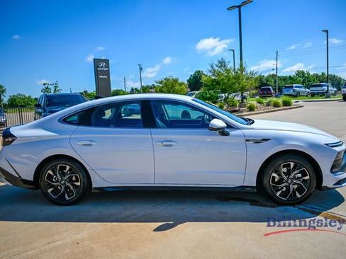 Used 2024 Hyundai Sonata SEL FWD image 6